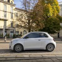 FIAT 500 Cabrio Hybrid La Prima