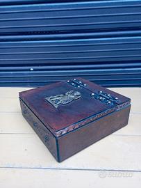 Antica scatola metà del 900.