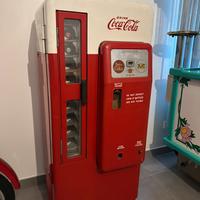 Distributore coca cola