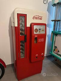 Distributore coca cola