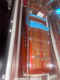 Modellino tritone riva