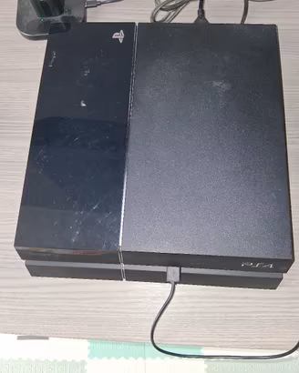 Play station 4 + 2 pad + giochi
