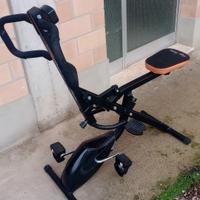 Total Crunch con Cyclette -Attrezzo Fitness 2 in 1
