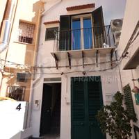 Tommaso Natale 3 vani in palazzina indipendente