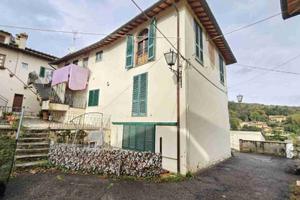 Appartamento di 90 m² con 4 locali a Carmignano