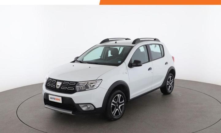 DACIA Sandero YV77990