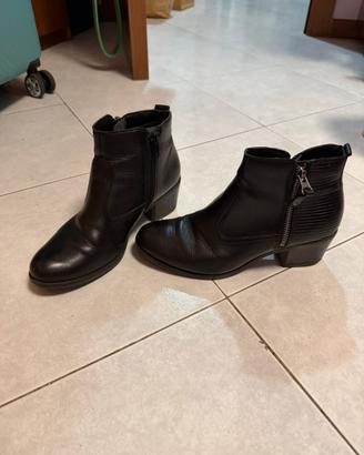 Stivaletti Neri in Pelle Tg 36 con Tacco 5 cm