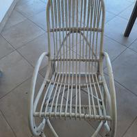 sedia a dondolo in vimili