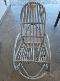 sedia a dondolo in vimili