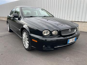Jaguar X- Type 2. 2 D