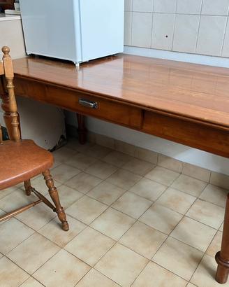 Tavolo con sedie stile inglese