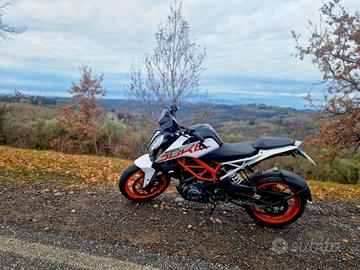 moto ktm duke