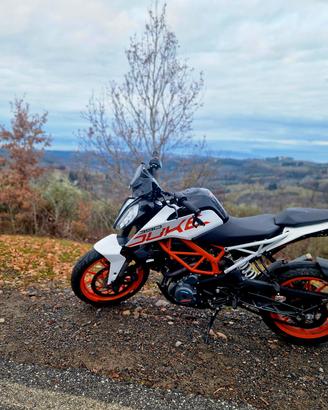 moto ktm duke