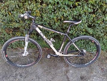 Bici Cube Attention 18"