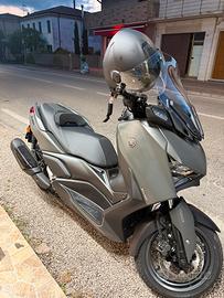 x-max 300 2026