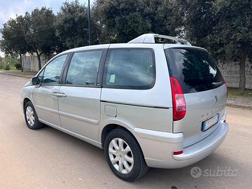 Peugeot 807 2.2 hdi 135cv