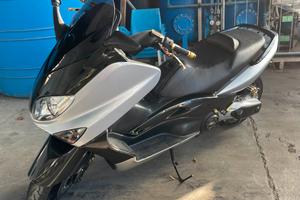 Yamaha Tmax 500