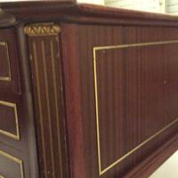 Scrivania e scrittoio antico