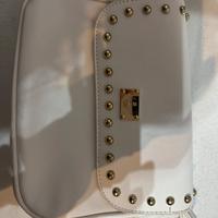 Borsa bianca (aggiunta tracolla)