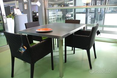 Tavolo e sedie da esterno o interno