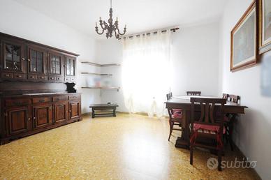 4 LOCALI A PRATO