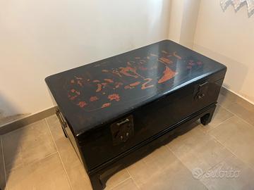 Baule Antico Cinese in Legno Laccato Nero