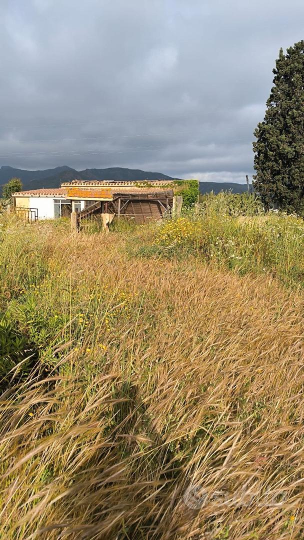Fabbricato regolare su lotto agricolo - Vista 2
