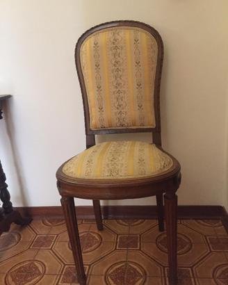 Sedie e tavolino stile classico ‘700