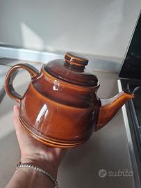 Teiera in ceramica. 