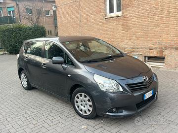 Toyota corolla verso 7 posti