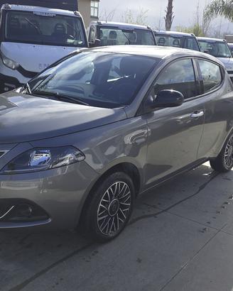 Lancia Ypsilon 1.0 FireFly 5 porte S&S Hybrid Gold