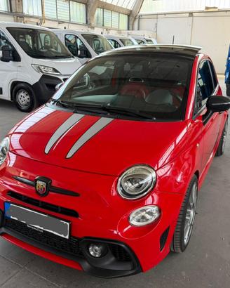 Abarth allestimento tributo ferrari