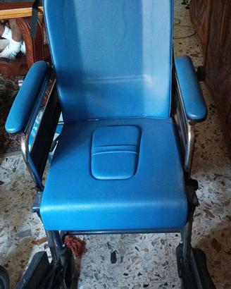 Sedia a rotelle comoda Surace modello 717