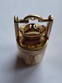 Accendino da tavolo dorato