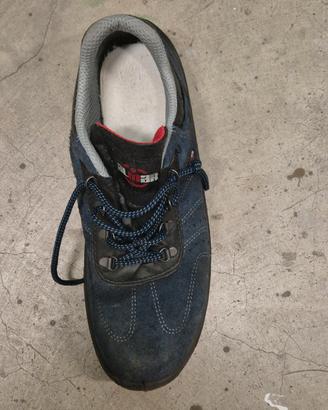 Scarpe ALMAR LINEA ESSENTIAL modello ARCO S1P SRC