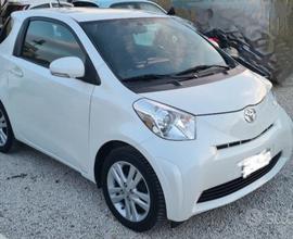 TOYOTA iQ 1.0