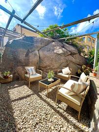In centro a La Maddalena con giardino e terrazza