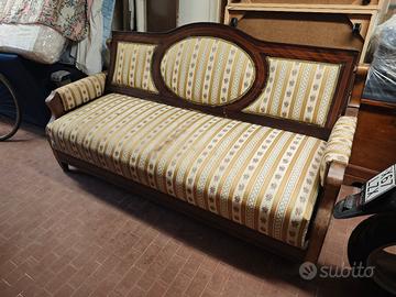 Divano in legno 3 posti.