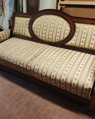 Divano in legno 3 posti.