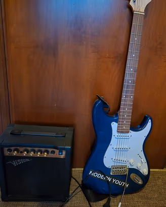 Chitarra elettrica con amplificatore
