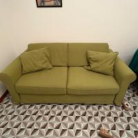 Divano verde confalone