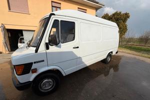 FURGONE MERCEDES 310D RIALZATO