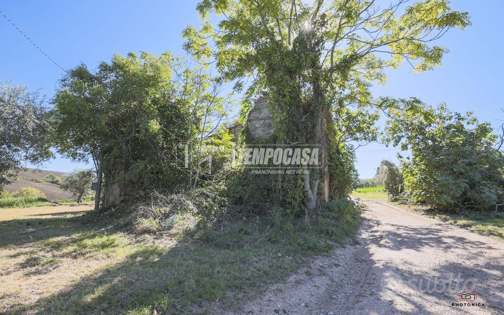 RUSTICO INDIPENDENTE CON TERRENO - MORCIANO DI ROM - Altro