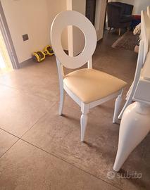 tavolo da pranzo con sedie