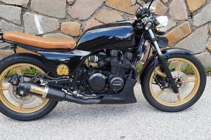KAWASAKI GPZ 550 UNI-TRACK CAFE' RACER