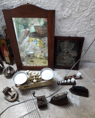 Set di oggetti antichi
