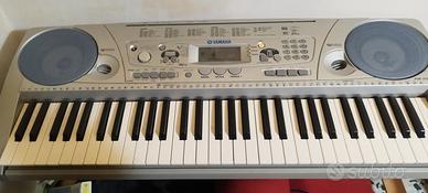 PIANOLA  Yamaha 