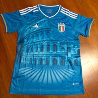 maglia nazionale Italia edizione speciale Colosseo