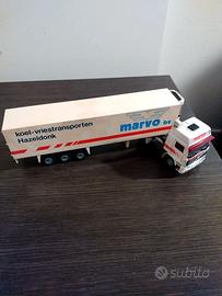 Tekno rimorchio rifregerante con Motrice volvo