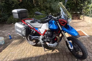 Moto Guzzi V85TT - come nuova